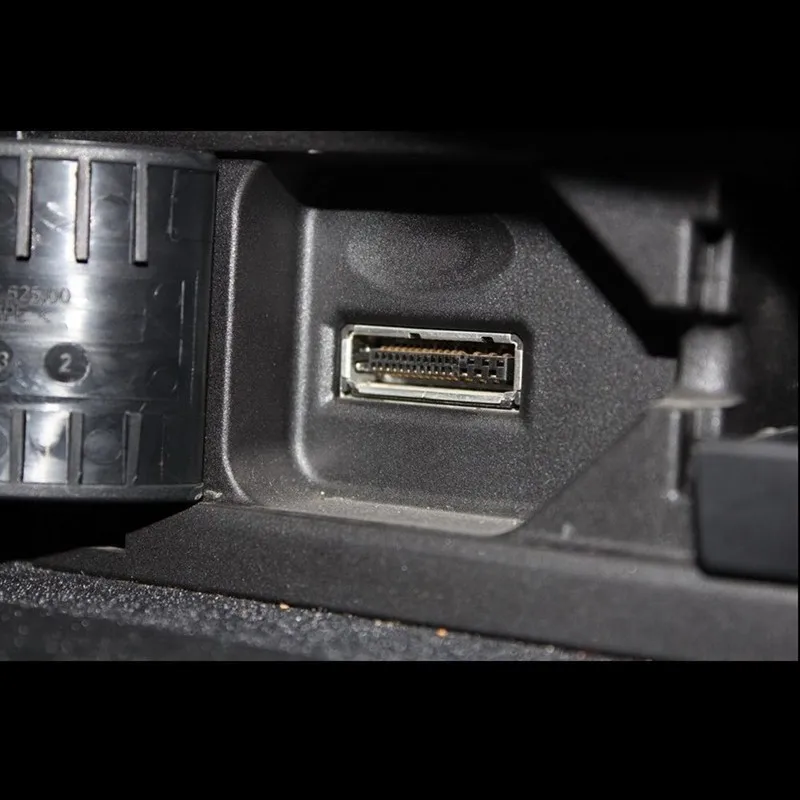 Biurlink Media-IN Rozhranie Ami na 3 RCA Kábel, Adaptér pre Audi A3, A4 A6, A8, Q3 Q5 Q7