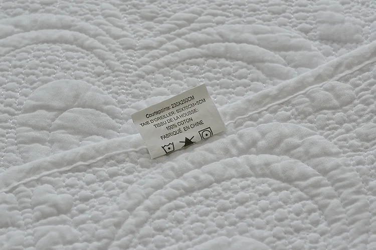 Európskej a Americkej High-end Bavlna Výšivky Čisto Biely Tri-kus Posteľ Kryt Prešívaný Obliečky na Vankúš kráľ posteľná bielizeň nastaviť