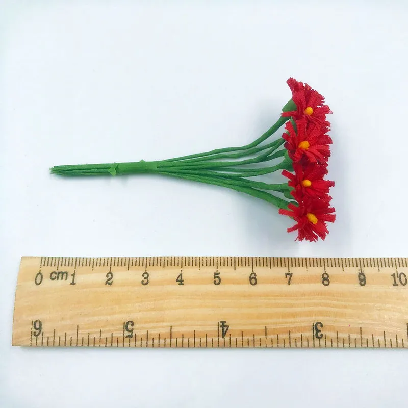 10 KS (o 1,3 cm/kvet) umelá mini Daisy kvety kytice domov záhradné dekorácie DIY svadobný veniec pneumatiky koláž darčekovej krabičke