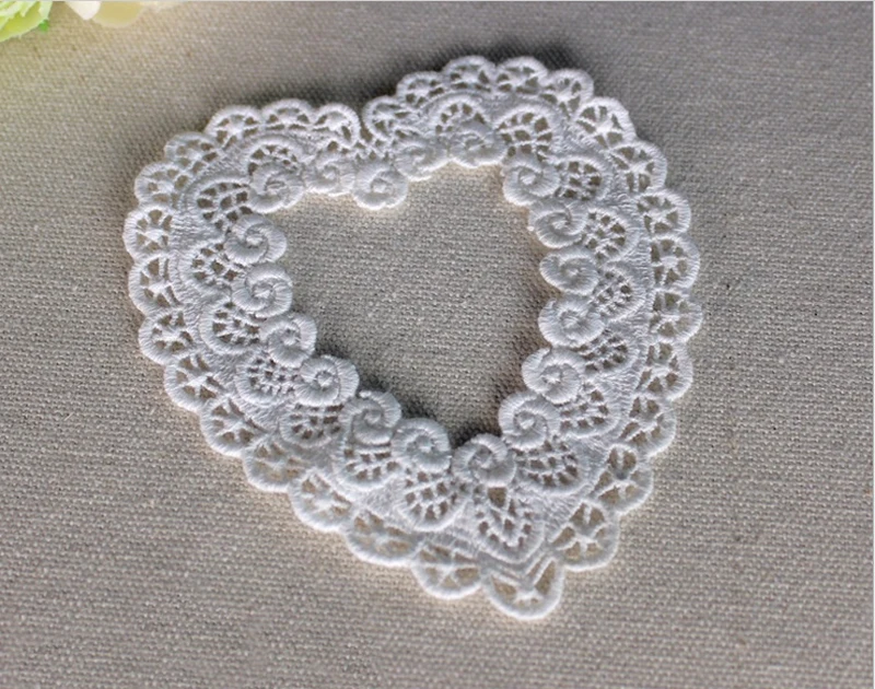 10pcs Ručné DIY Bavlna Srdce tvar Venise Béžová/Biela Duté Výšivky, Čipky Appliques Trim-DC