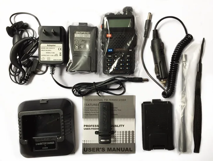BaoFeng UV-5R VHF/UHF136-174Mhz&400-520Mhz Walkie Talkie +Nabíjačka do Auta+Batéria Prípade Šikovný Lov Rádio Prijímač S Headfone