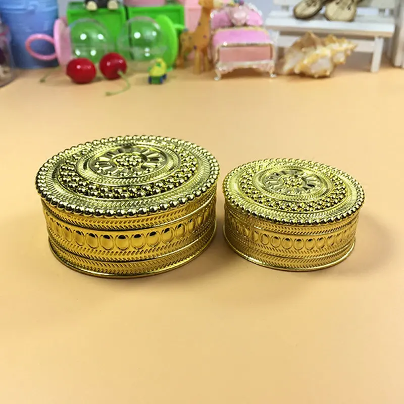Európsky kreatívny osobné candy boxy vákuové pokovovanie gold silver dot lístkov darčeka svadobné box