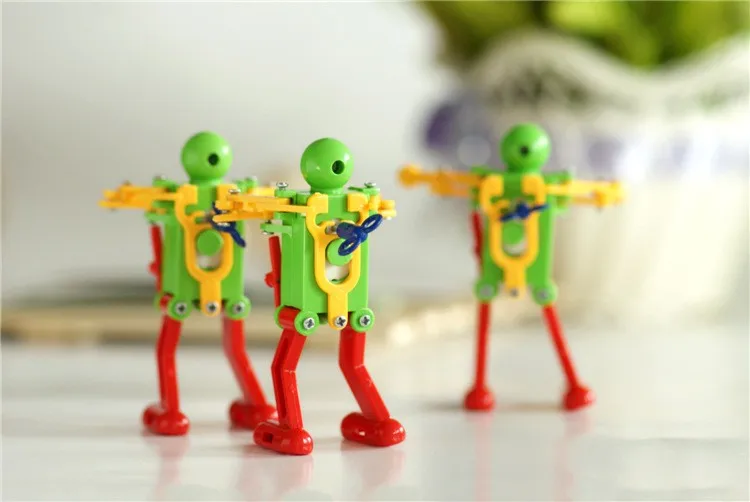 Netočili zadok tanec na reťazca hodinky hračky robot robot tanec
