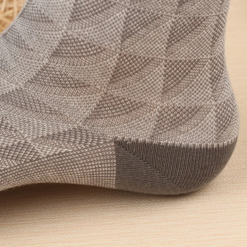 Nové 2017 kvalitné bambusové vlákno ponožky mužov dezodorant bežné pracovné ponožky šaty pánske 10pcs=5pair/veľkosť lotu(EÚ=38-44) Darček Zabalený