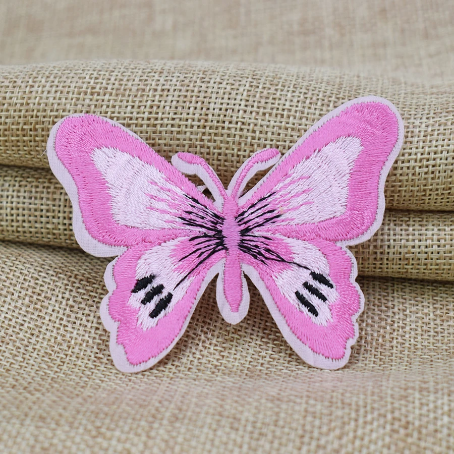 10pcs Ružová Motýľ škvrny hmyzu odznaky na odevy železa vyšívané patch nášivka žehlička na škvrny šitie príslušenstvo urob si sám