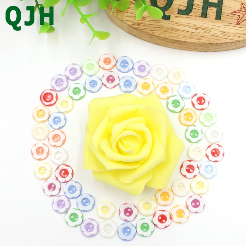 QJH 200PCS 2 Otvory 12,5 MM, Slivkové kvety tvar Zmiešané farby Plastové tlačidlá Pre Šitie Odevu Dodávky Príslušenstva