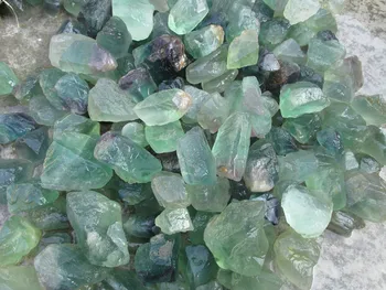 1000 g/veľa Prírodný krištáľ bruiachite nunatak zelená fluorite nunatak dekorácie multicolour bruiachite crystal