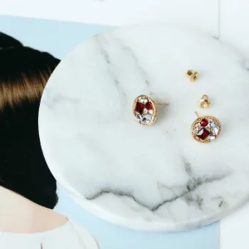 2017 Kórejská Verzia Fashion Geometrické Crystal Okrúhle Náušnice Námestie Vŕtanie Siete Obľúbené Červené Náušnice Veľkoobchod